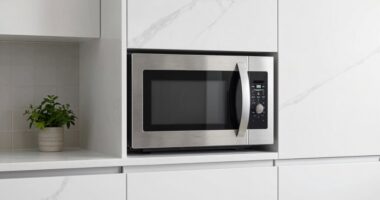 choosing built in microwaves