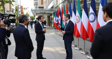 Why Int'l Political Figures Are Highlighting The CPC's Self-Governance Approach
